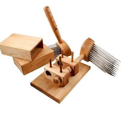 Fine wool comb with stand - smooth point - stainless steel tines - cherry wood