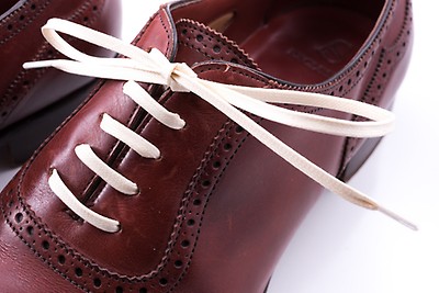 White dress hot sale shoe laces