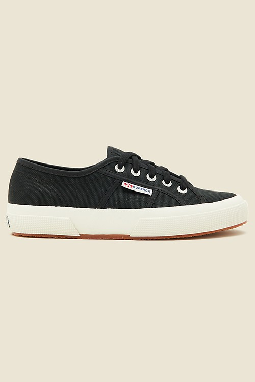 universal store superga