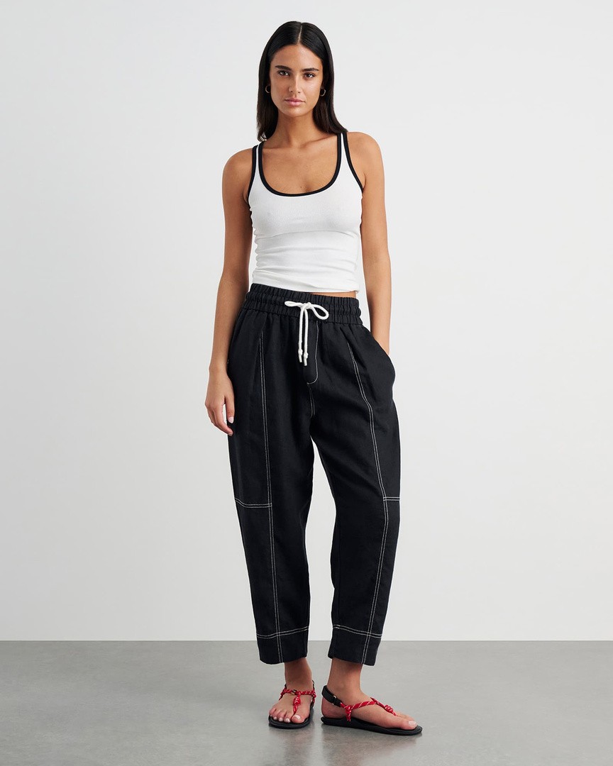 Kayla Linen Pintuck Pant in Black | JAG