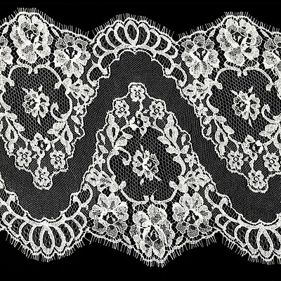 107F White lace edging