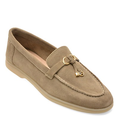 Mocasini CLARKS gri, LOCKFORD BOAT, din piele intoarsa | Tezyo Romania