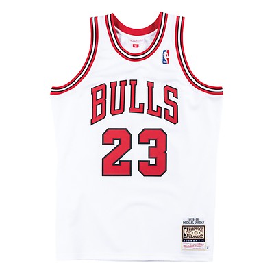 Shop Mitchell & Ness Chicago Bulls Michael Jordan 1996-1997 Alternate Authentic  Jersey AJY4AC18126-CBUBLCK96MJO black