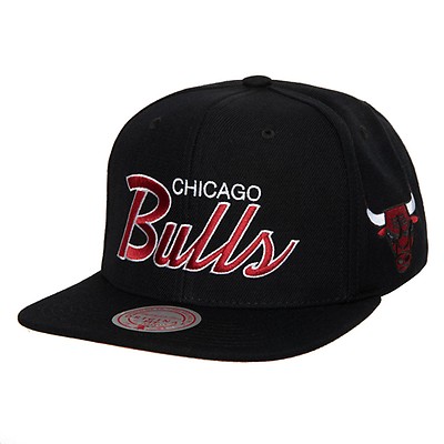 Mitchell & Ness Red / White Chicago Bulls Snapback Hat