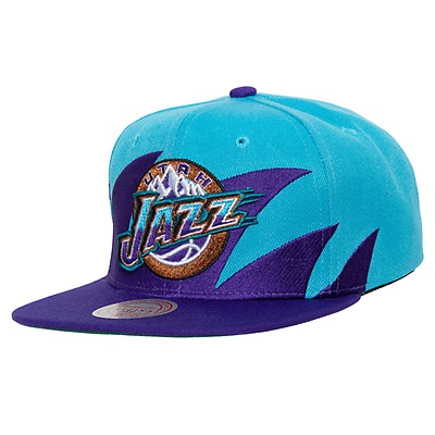 Chicago Bulls Mitchell & Ness Sharktooth Snapback