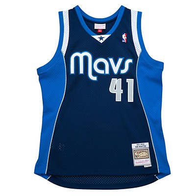 Lot Detail - 2011 Dirk Nowitzki Dallas Mavericks Game-Used NBA Finals  Jersey (NBA LOA • Photo-Matched & Graded 10 • Finals MVP & Championship  Season)