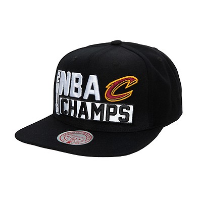 Mitchell & Ness Men's Gold Cleveland Cavaliers Side Core 2.0 Snapback Hat