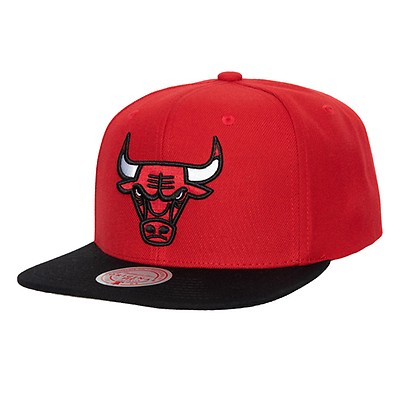 Mitchell & Ness Chicago Bulls Team Logo Snapback Cap In Black