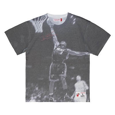 Dražen Petrović #3 New Jersey Nets Mitchell & Ness Photo T-Shirt