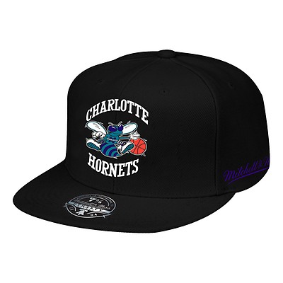 Mitchell & Ness Charlotte Hornets Team Basic 2 T-Shirt Black Small