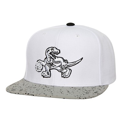 Men's Mitchell & Ness Heathered Gray/Black New York Knicks Heathered  Underpop Snapback Hat in 2023