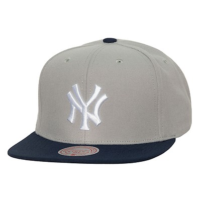 Mitchell & Ness New York Yankees White Coop Evergreen Trucker Hat
