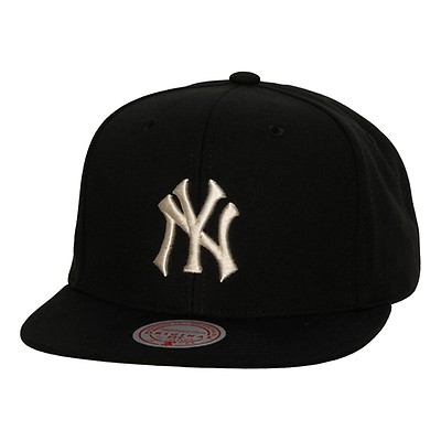 Chicago White Sox Black Mitchell & Ness MLB Evergreen Snapback Hat