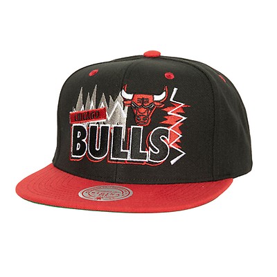 Chicago Bulls Snapback Cap by Mitchell & Ness --> Shop Hats, Beanies & Caps  online ▷ Hatshopping