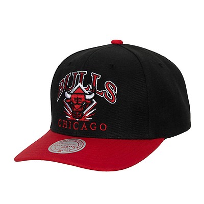 Mitchell & Ness 110 vintage logo snapback cap in off white