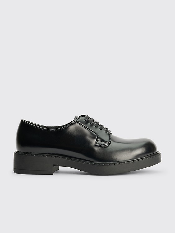 Prada logo-debossed leather oxford shoes - Black