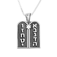 Teamer Jewish Torah Scroll Ten Commandments Hebrew Pendant Necklace Bible Witchy Charms, Adult Unisex, Size: One size, Silver