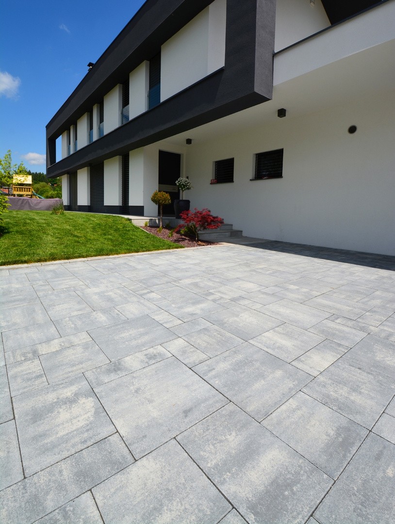 BETONSKI TLAKOVEC OBLAK GROUP PERUGIA MIX 16 TONALIT BEL, ČRN
