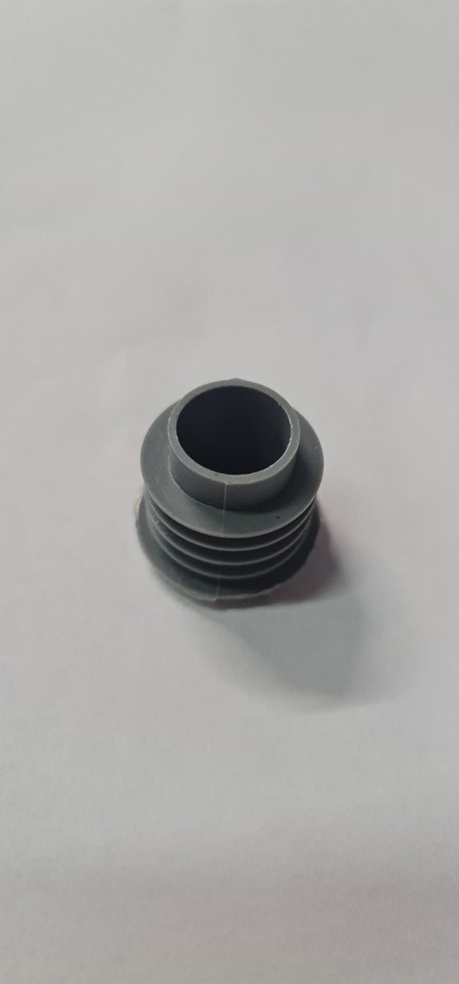 DISTANČNIK POLPLAST ČEP ZA JUVIDUR CEV FI 20 PVC
