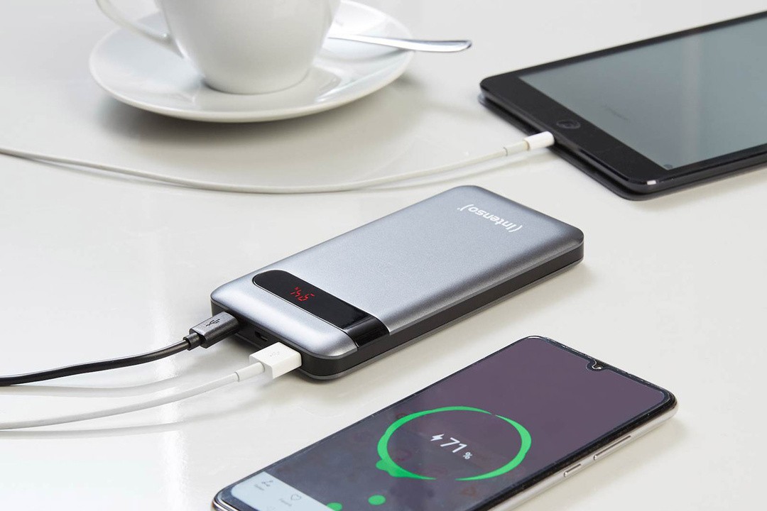 POLNILNIK ZA GSM INTENSO PD20000 ČRNA 20000 MAH USB A QUICKCHARGE, USB C