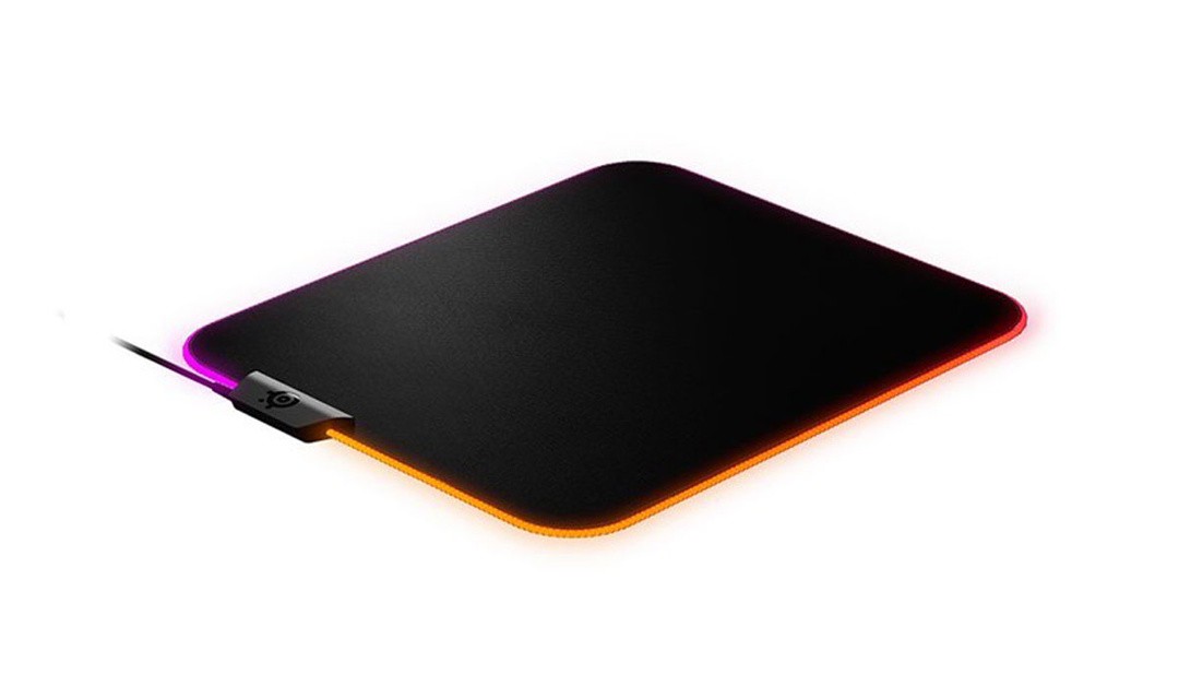 RAČUNALNIŠKI DODATEK STEELSERIES QCK PRISM CLOTH SVETLEČA POD MEDIUM