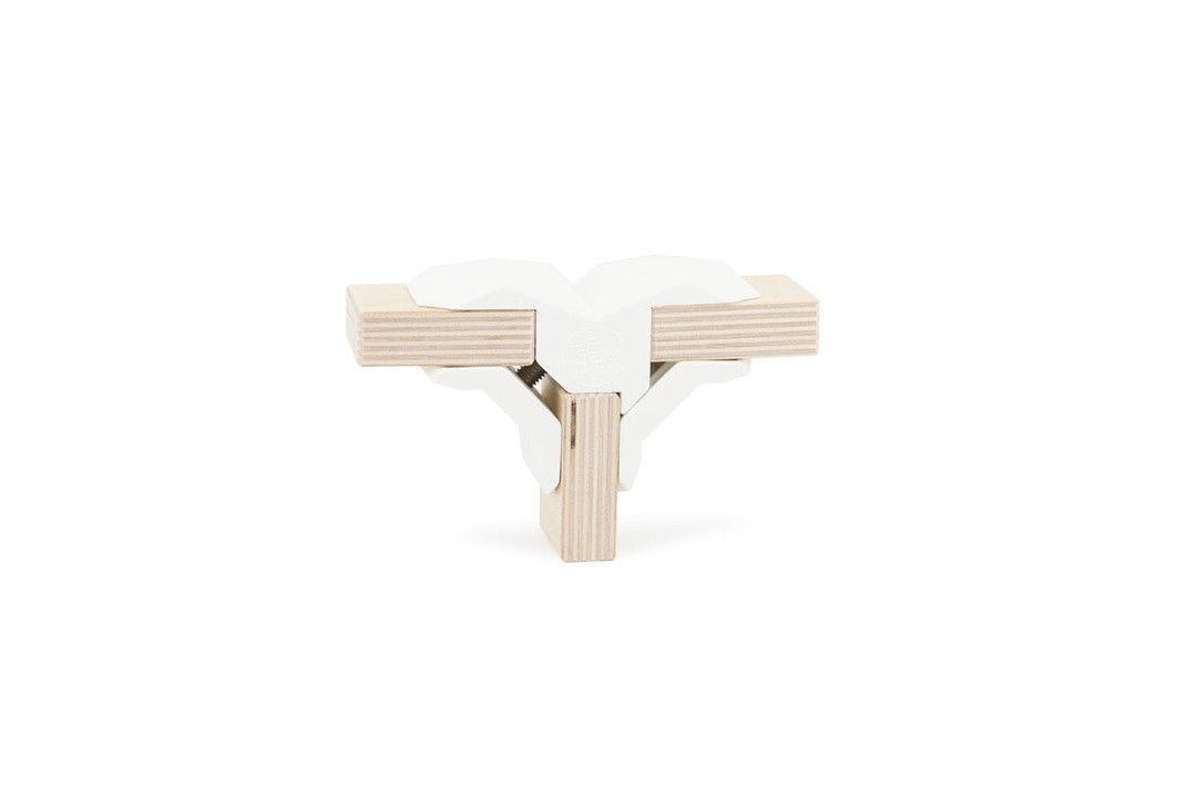 LESENI REGAL PLAYWOOD KONEKTOR T BEL