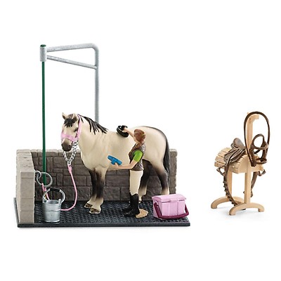 Plastic Figure Age 3+ Schleich 42366 Horse Care Grooming Accessory Horse Club
