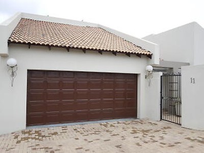 Garage door Chromadeck steel double brown block W4880mm x H2135mm | LEROY  MERLIN South Africa